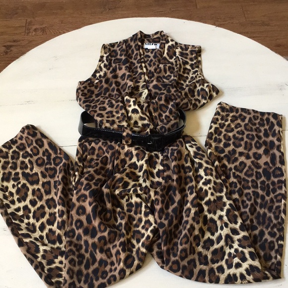 Studio I Pants - Leopard print jumpsuit with belt and pockets